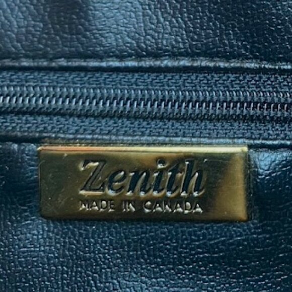 Perfect Little Vintage Cheetah Print Zenith Crossbody Bag from the 80s or 90s - Picture 12 of 12